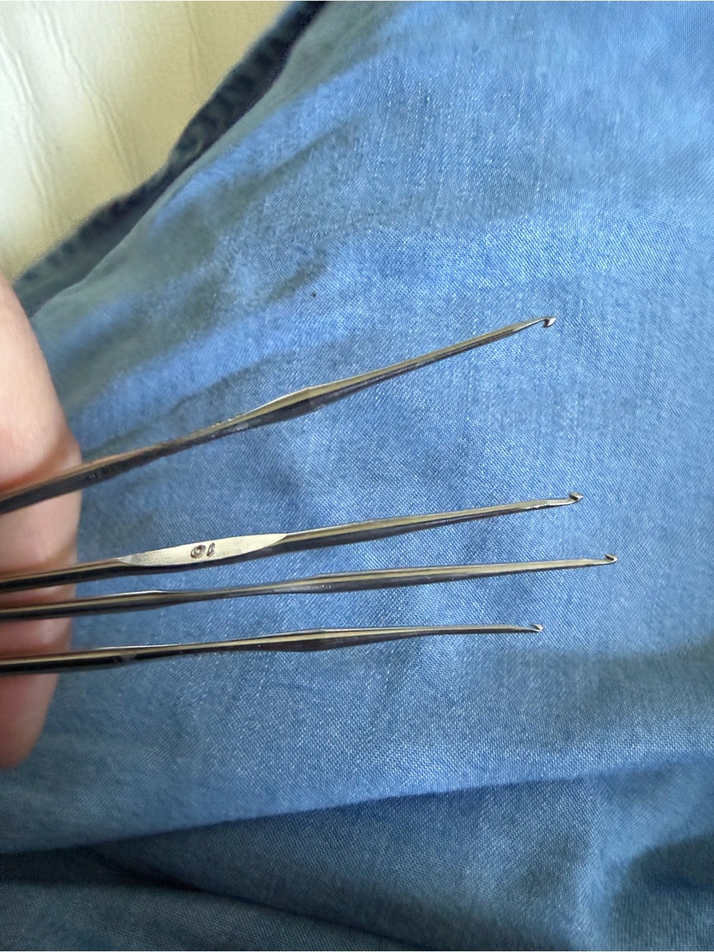 Vintage Steel Crochet Hook Set - Small Sizes - Silver toned